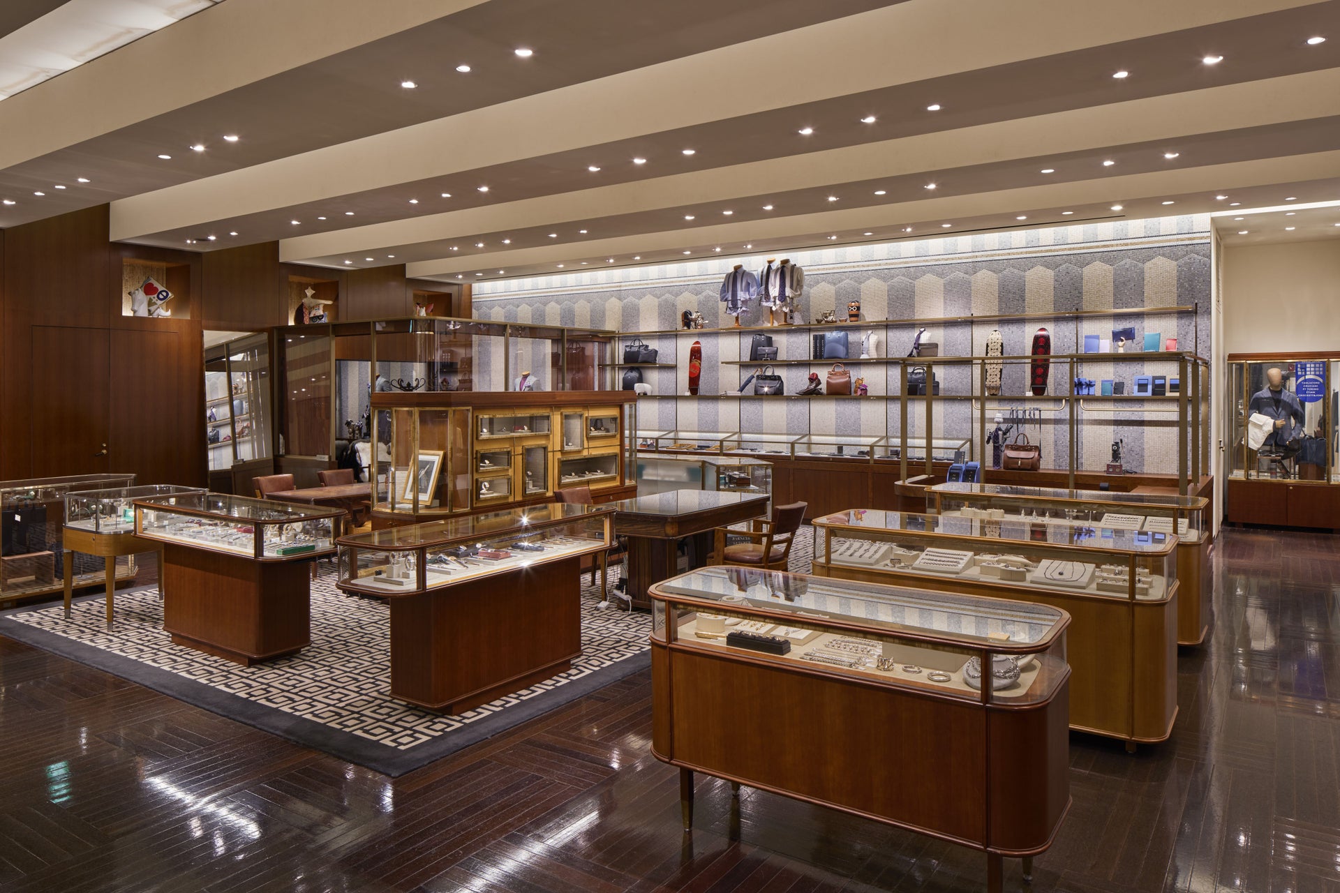 バーニーズニューヨーク銀座本店 1・2階リニューアル